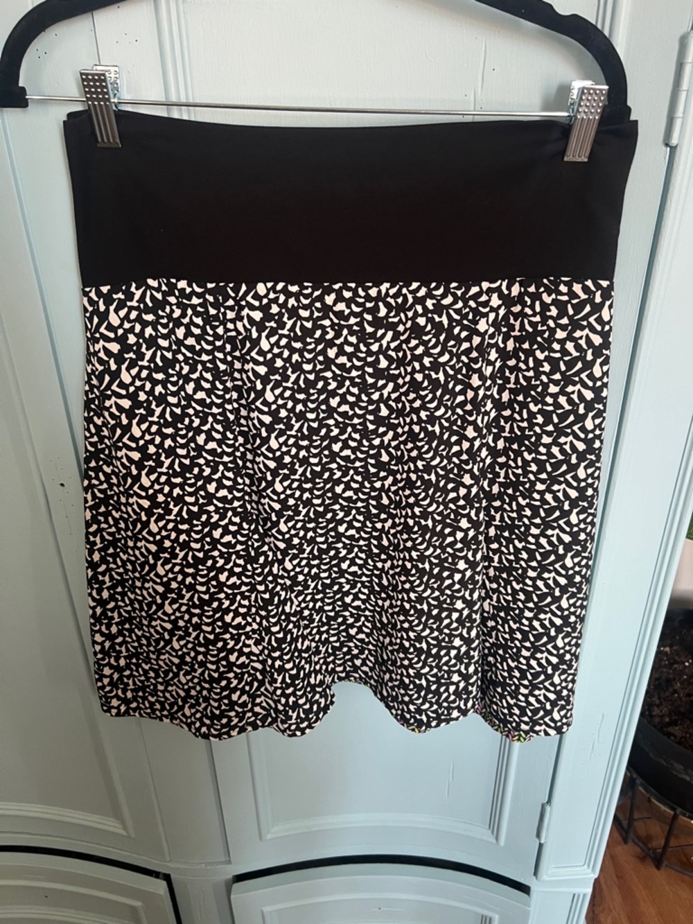 Cabi Black and White Patterned A-Line Skirt - reversible..